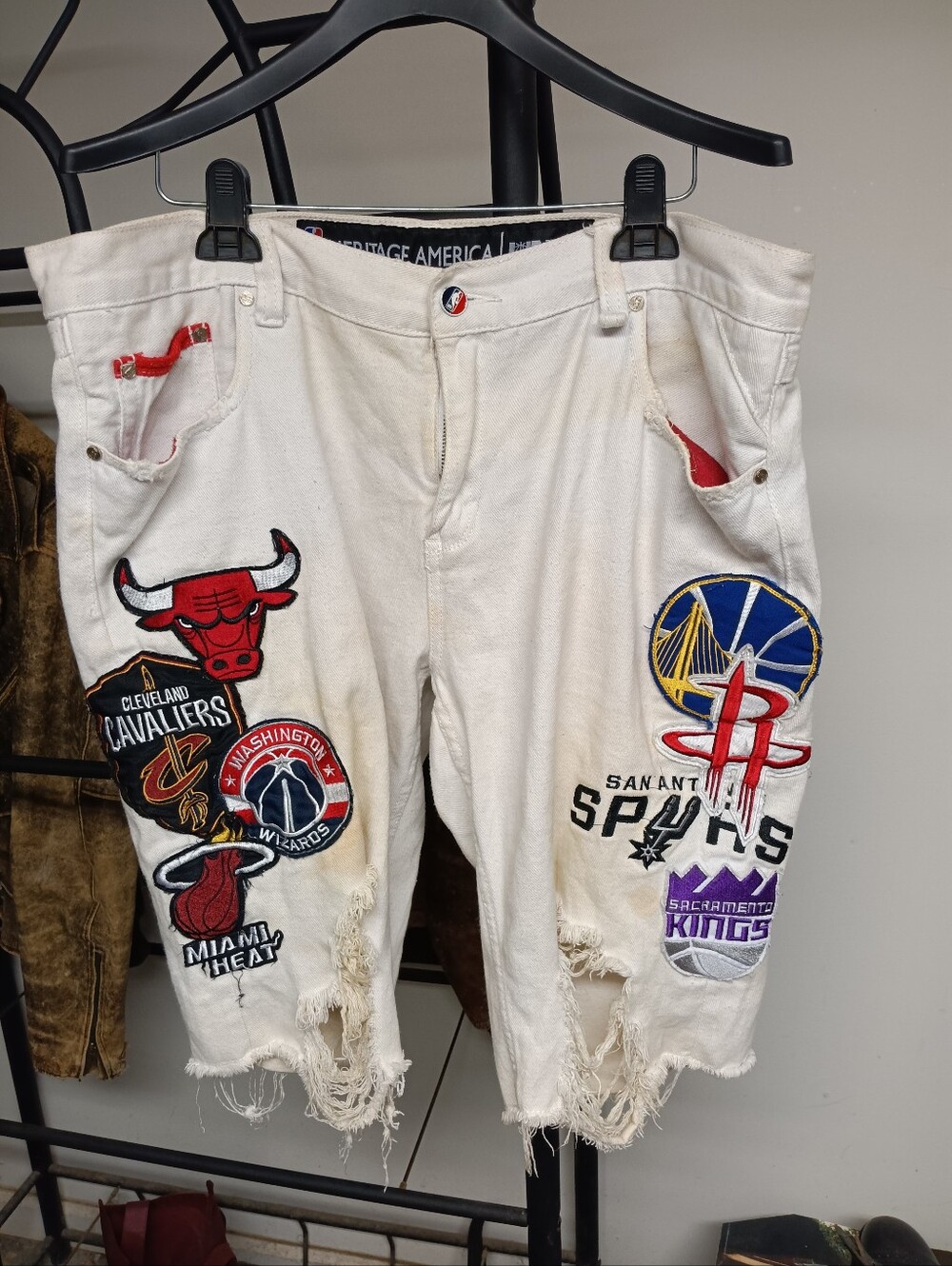 Heritage America UNK NBA Multi-Team Patches Shorts ( Spurs!) Size 40 Waist